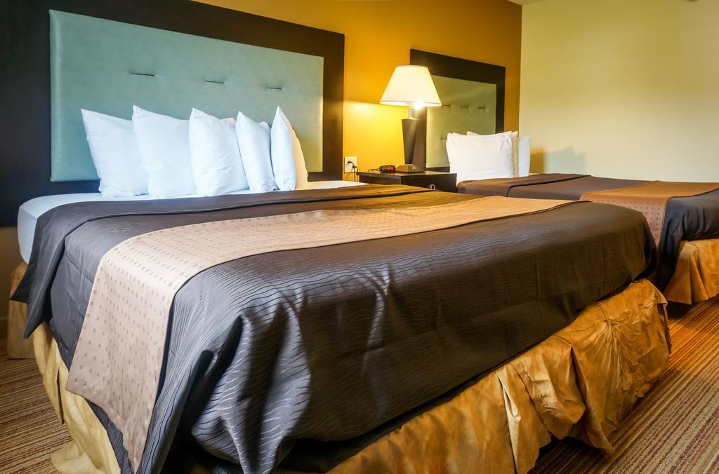 Cocoa Country Inn Hershey Bagian luar foto