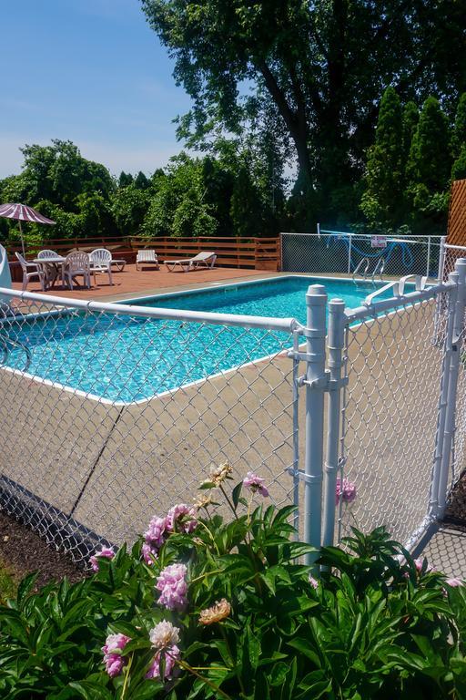 Cocoa Country Inn Hershey Bagian luar foto