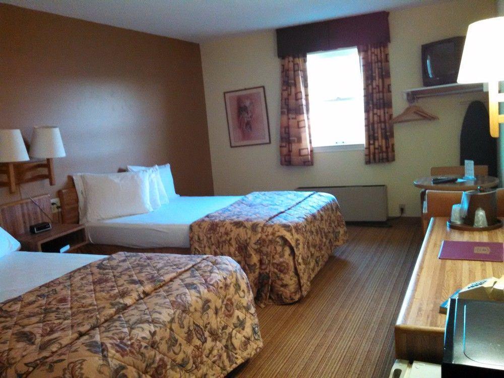 Cocoa Country Inn Hershey Bagian luar foto