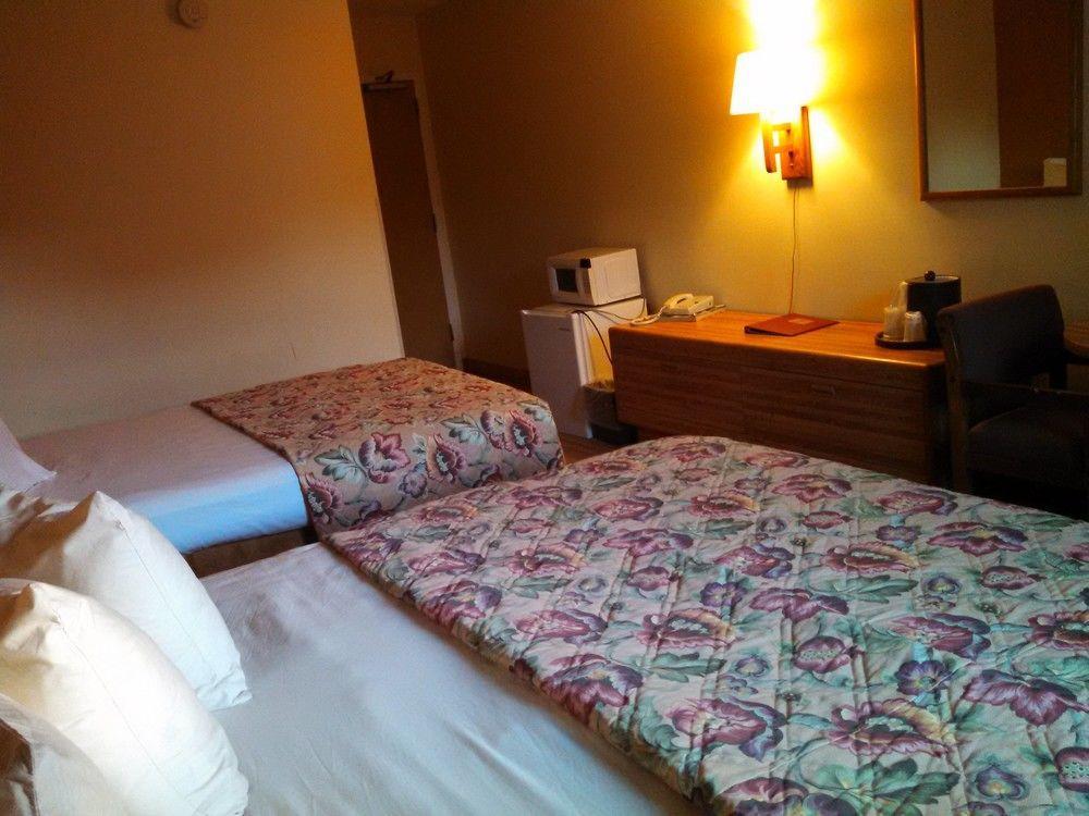 Cocoa Country Inn Hershey Bagian luar foto