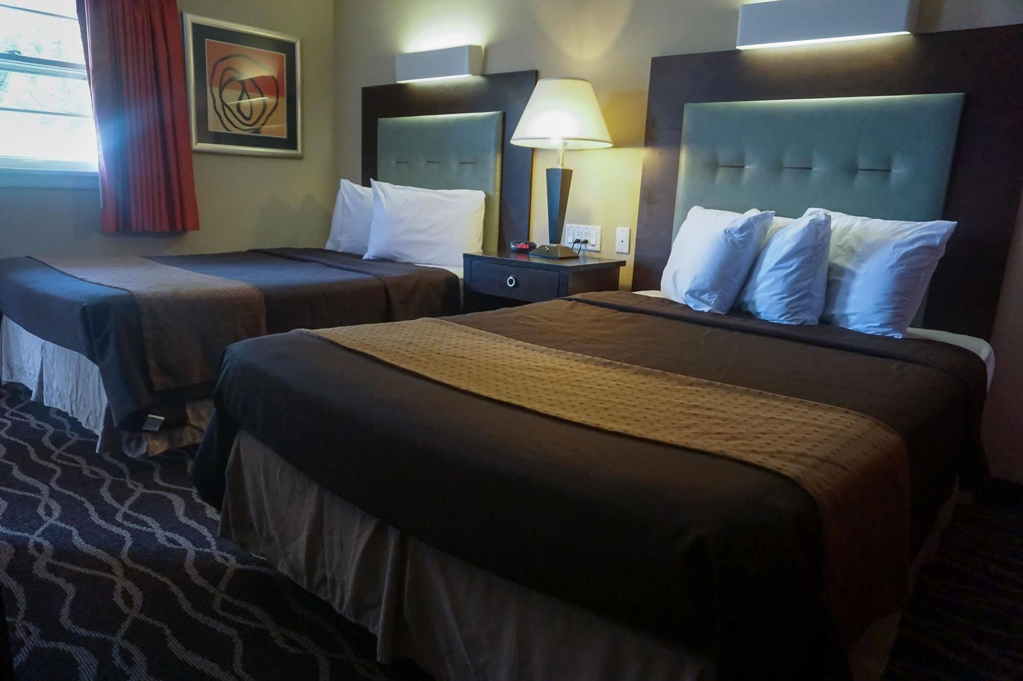 Cocoa Country Inn Hershey Bagian luar foto